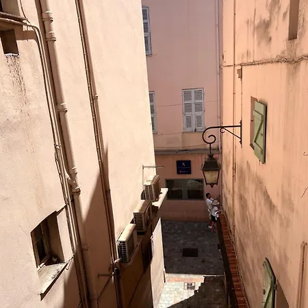 B032 Grand Au Marche Forville Cannes