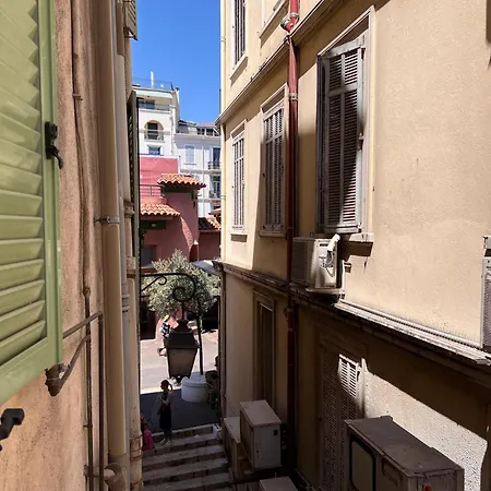 B032 Grand Au Marche Forville Lägenhet